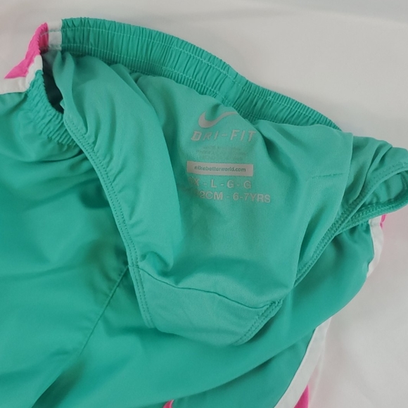 Girls active shorts BUNDLE OF 2 Nike Under Armour - Picture 7 of 10